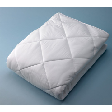 Bulk Sale Cheap White Polyester Microfiber Quilt Bedding For Hotel and Home